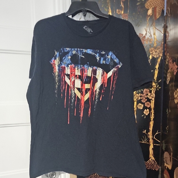 DC Comics Black Superman Shield Tee Short Sleeve - Picture 1 of 1